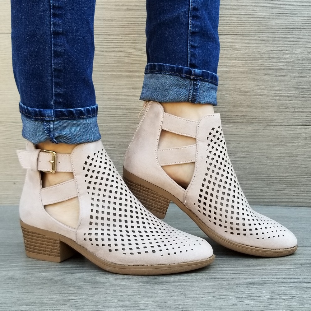 Perforated Rose Pink Spring Open Ankle Booties - Picture 7 of 8